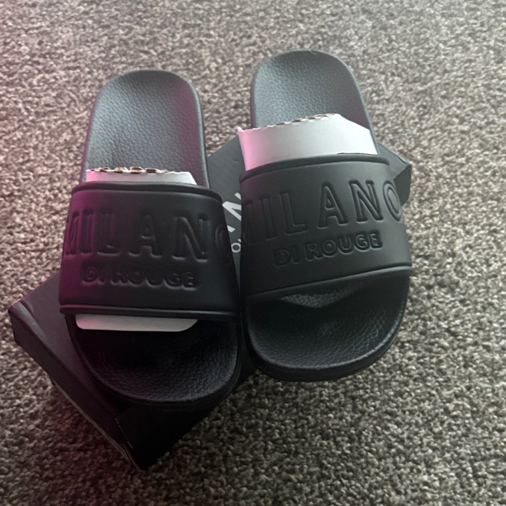Milano Di Rouge Charcoal Slides